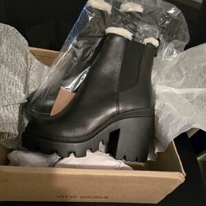 NWT & NIB Steve MADDEN Roxie-F Black Leather Boots